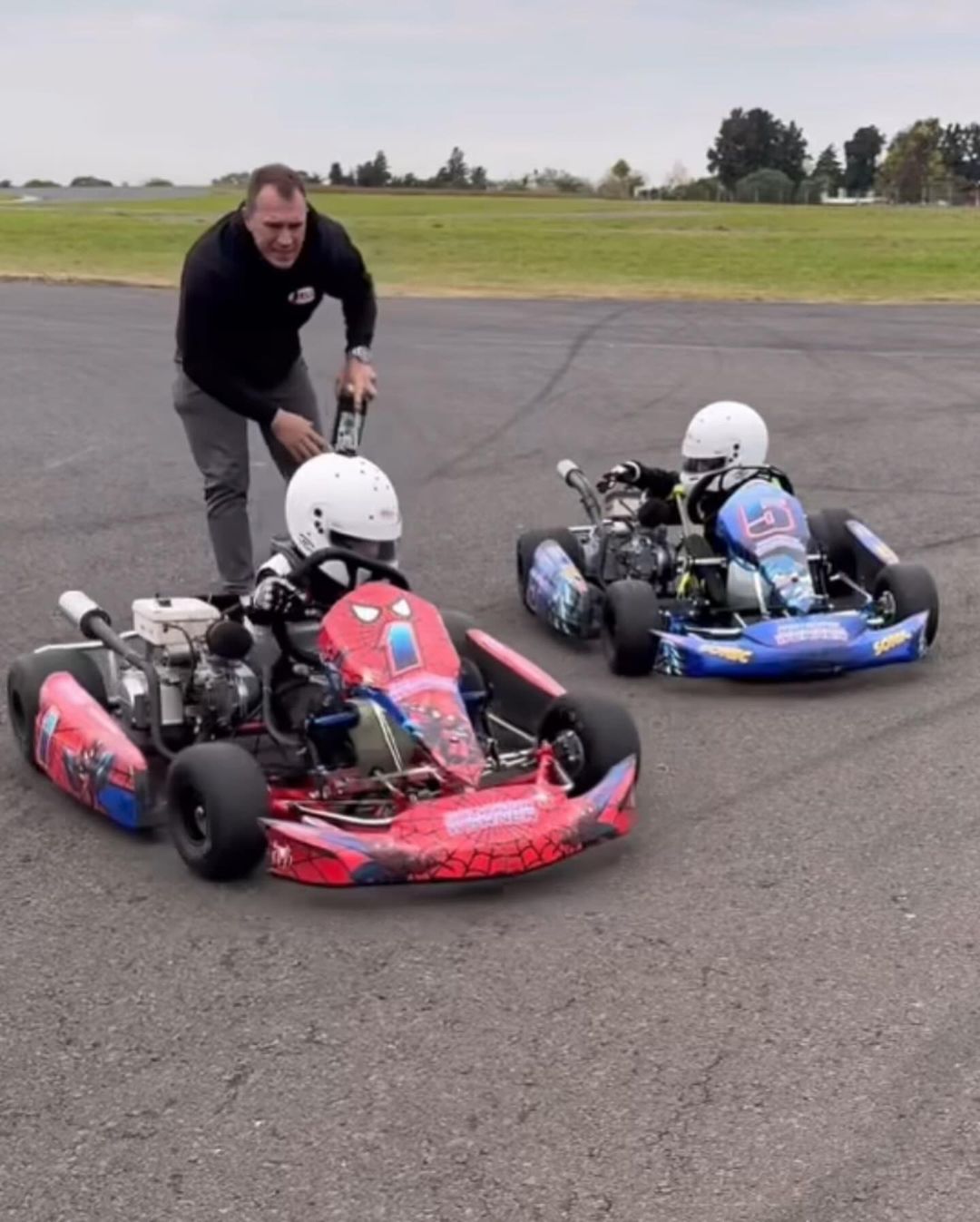 Mirá las imágenes de Mariano Werner y sus hijos: werner kartin 01.jpg